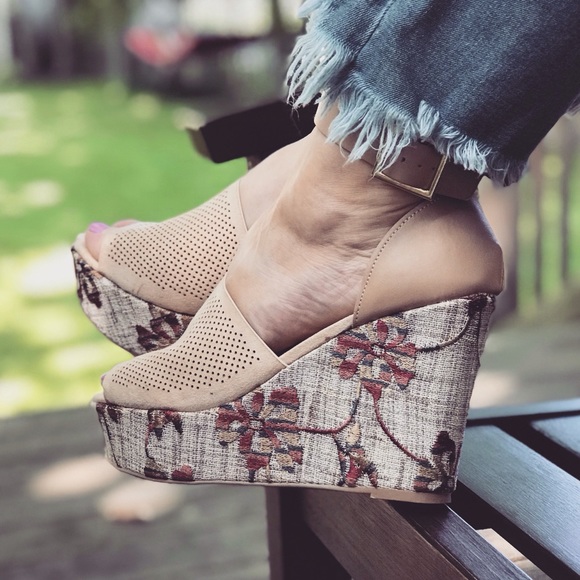Glamorous Floral Pattern Braided Detail Ankle Strap Wedge Sandals Glamorous